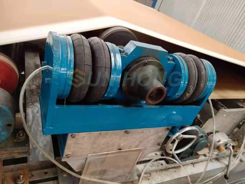 رفع الصوت عاليا على مصحح اللباد والقماش