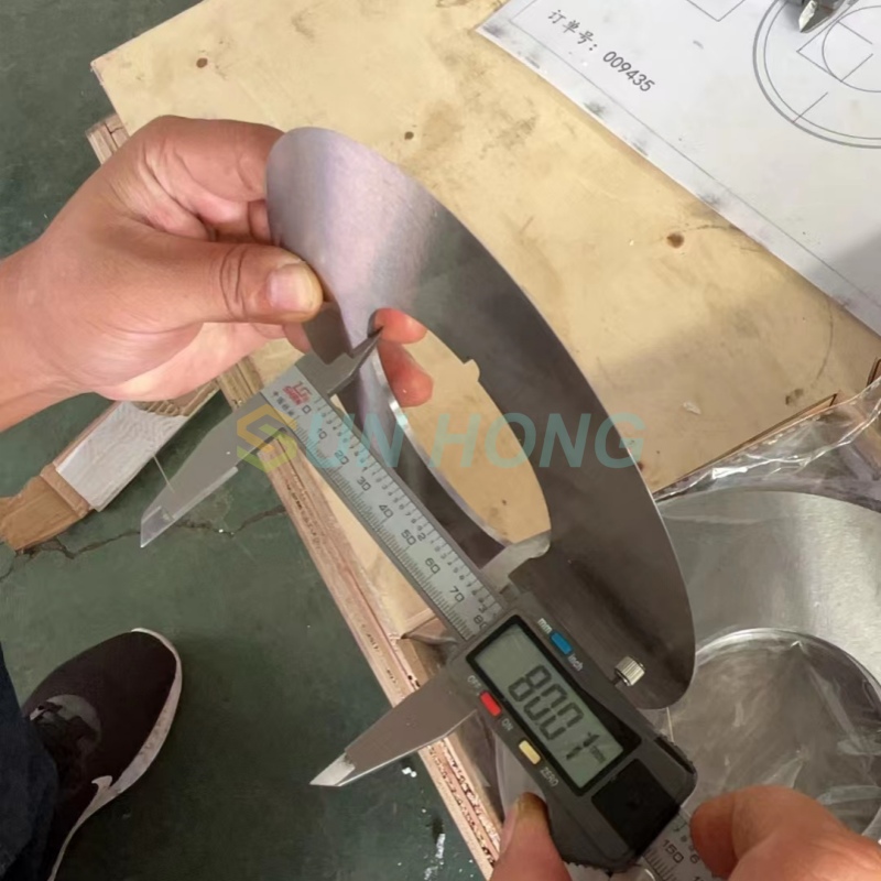 شفرة دائرية من الورق المقوى المموج