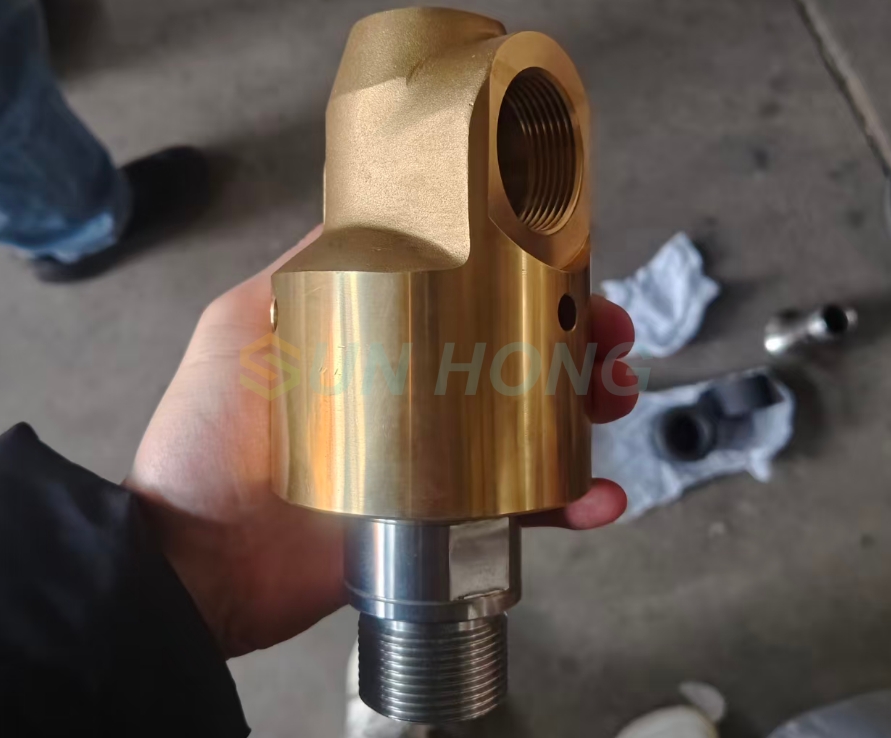 وصلة دوارة للمياه الباردة