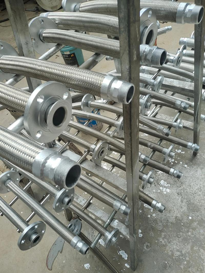 خرطوم مرن مشترك دوار