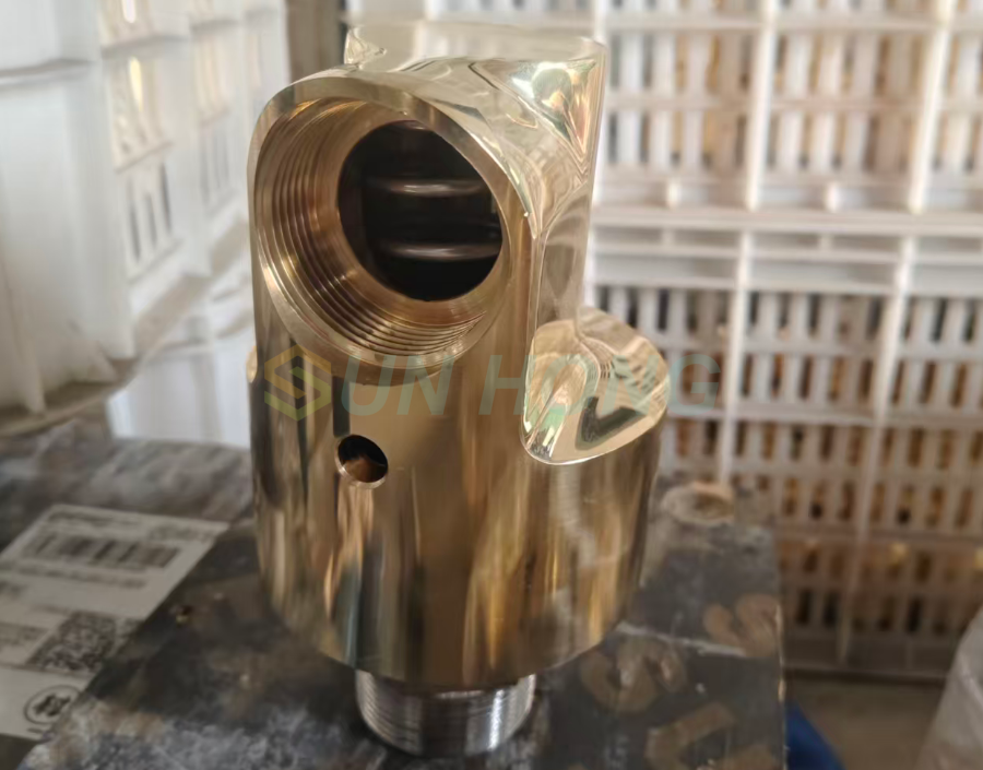 وصلة دوارة للمياه الباردة