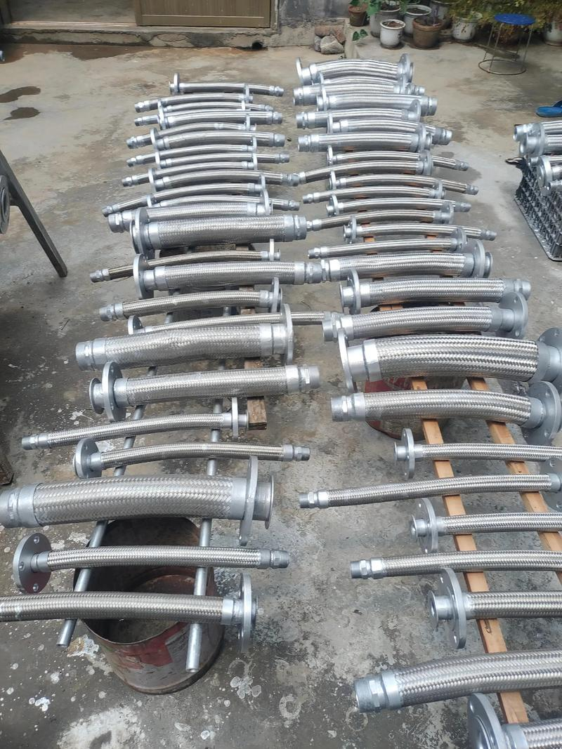 خرطوم مرن مشترك دوار